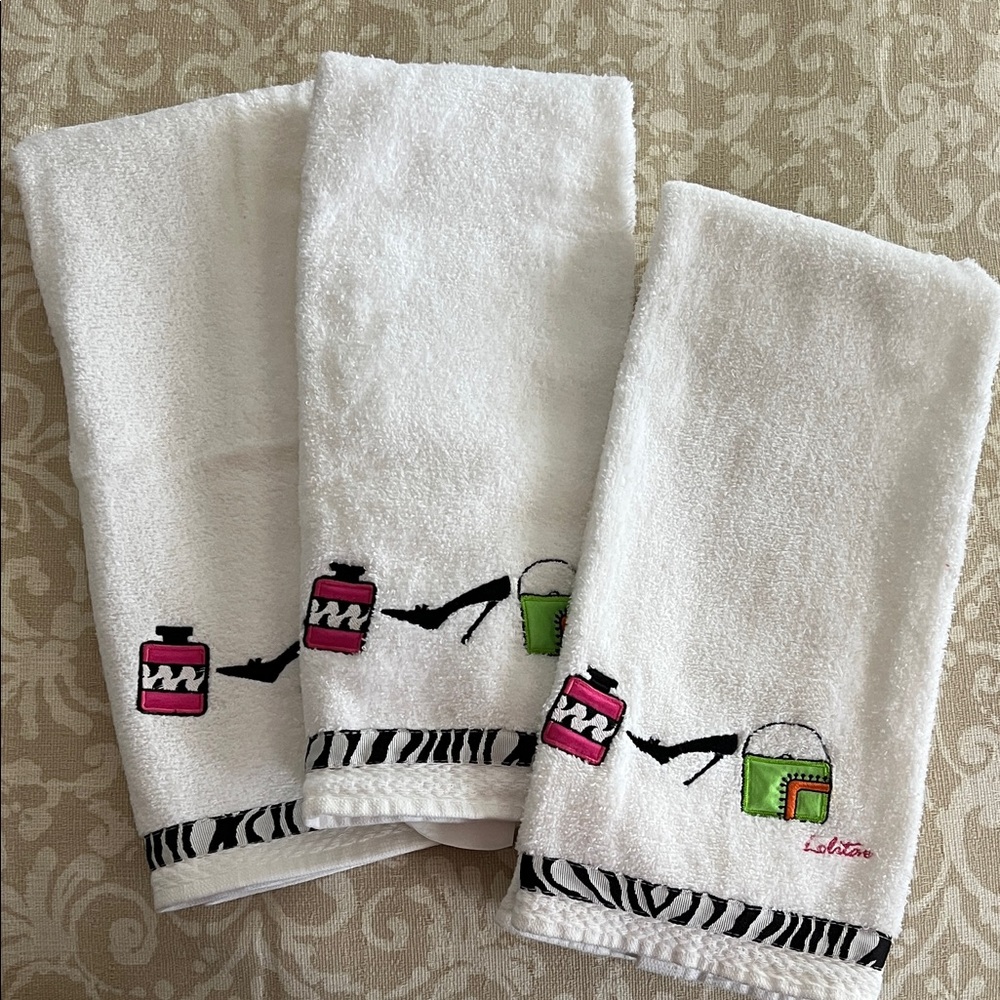 Lolita embroidered hand towels - set of 3